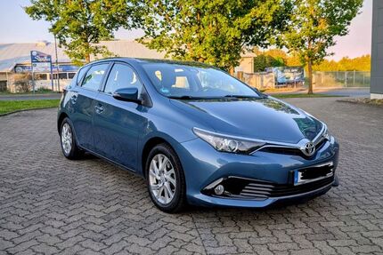 Toyota Auris 121.875 km 9.800 &euro; Salzgitter 38226