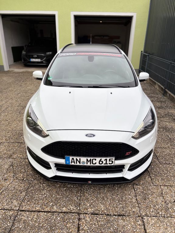 Ford Focus 125.000 km 14.500 € Rothenburg ob der Tauber 91541