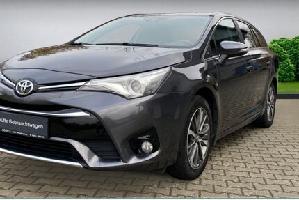 Toyota Avensis 124.826 km 13.750 &euro; Worms 67551