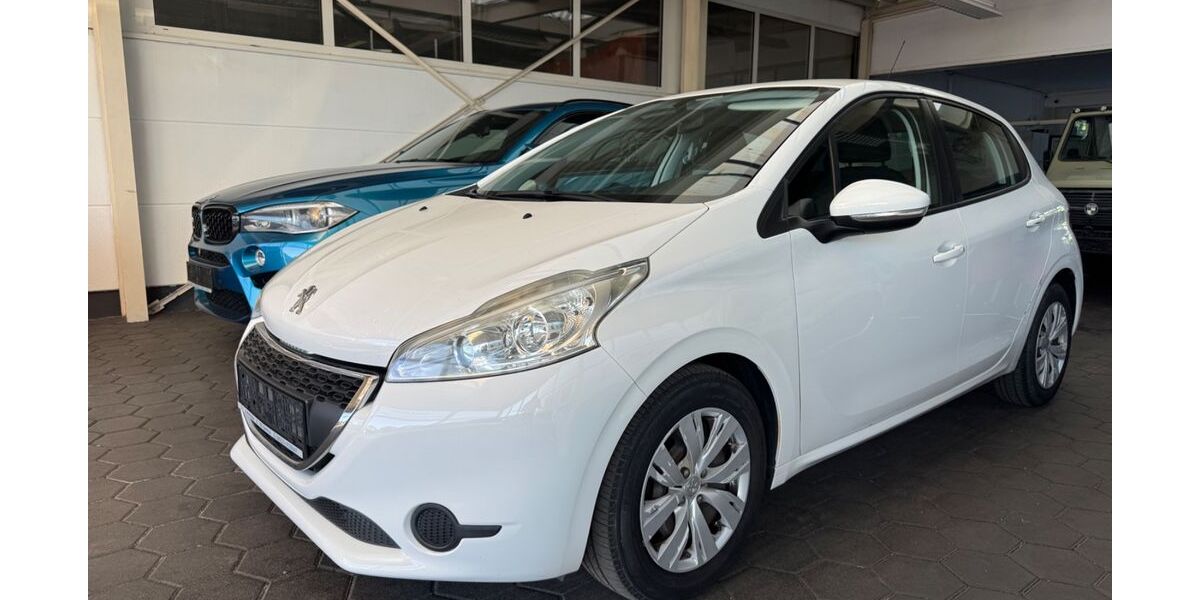 Peugeot 208 98.941 km 4.290 &euro; Münzenberg Gambach 35516