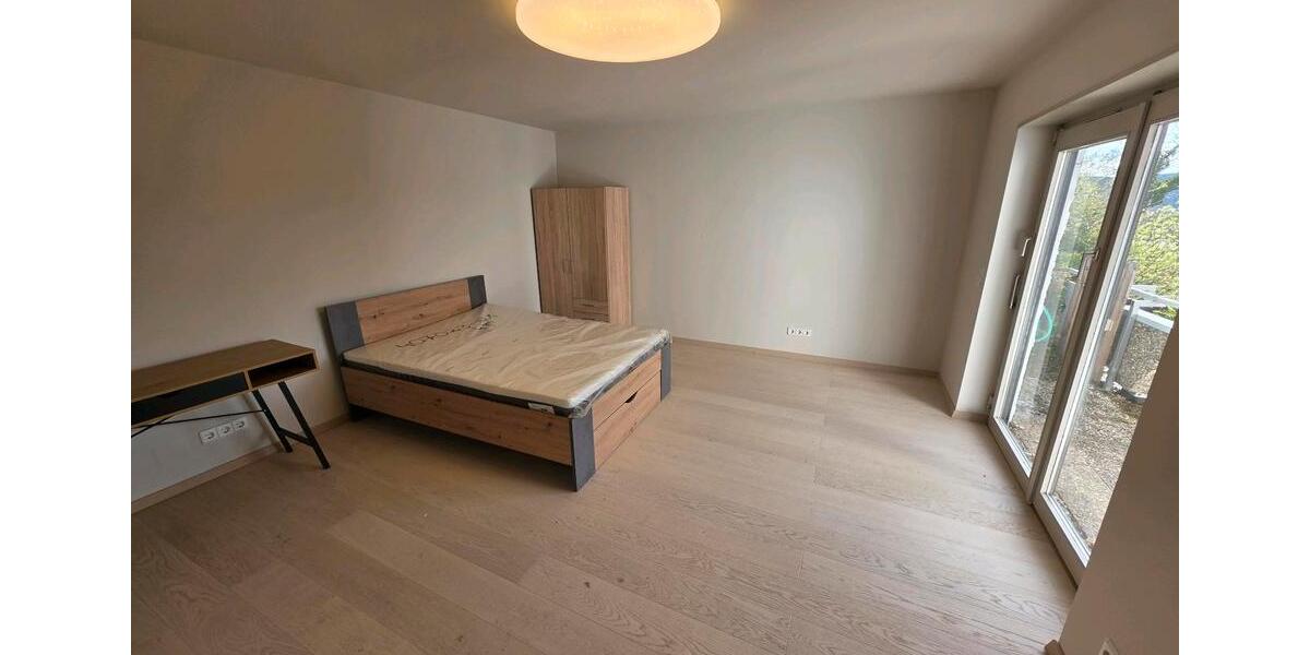Etagenwohnung Mosbach - 6 Zimmer, 198 m&sup2;, 1.400&euro; | Angebot:26018611