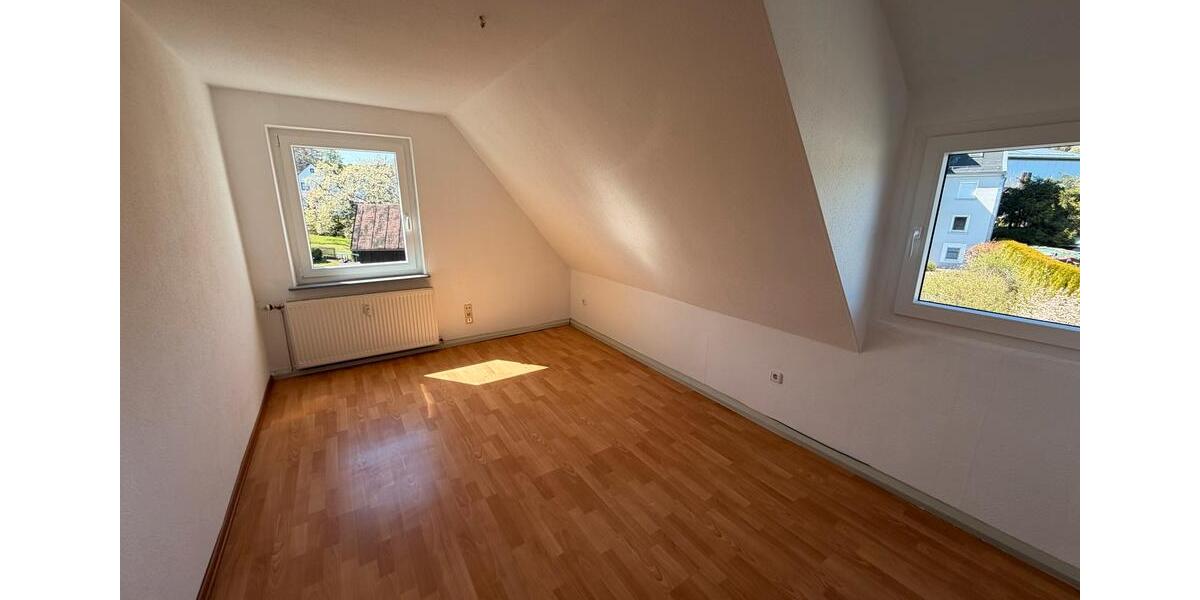 Dachgeschoßwohnung Naila - 2 Zimmer, 49 m&sup2;, 390&euro; | Angebot:26409172