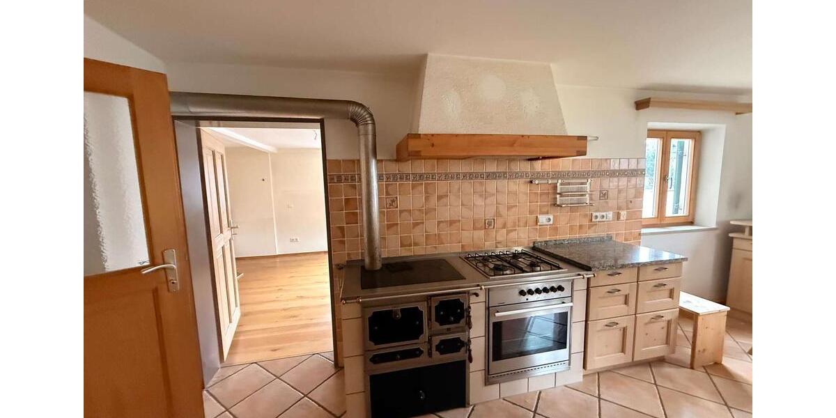 Einfamilienhaus Holzkirchen - 8 Zimmer, 240 m&sup2;, 3.000&euro; | Angebot:26677324