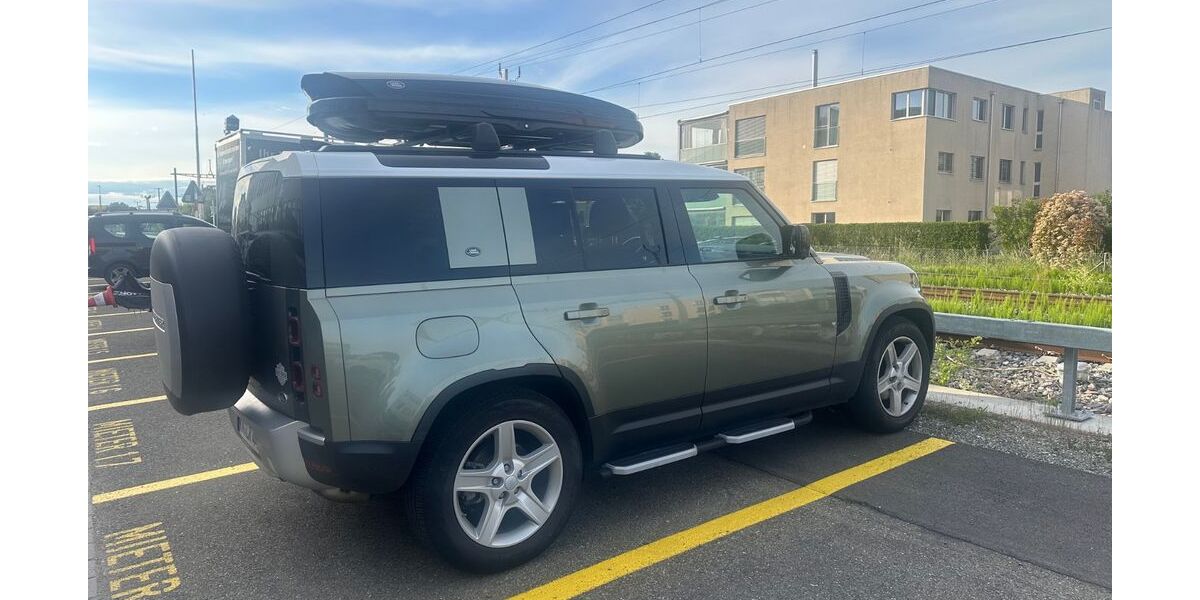 Land Rover Defender 61.000 km 48.800 &euro; Konstanz 78467