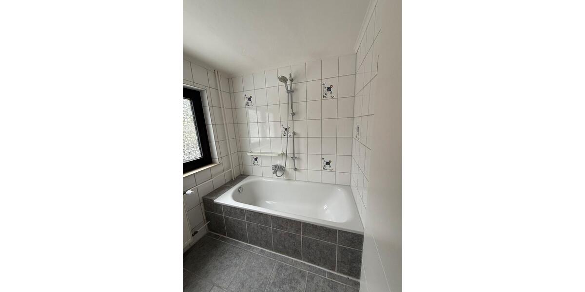 Doppelhaushälfte Pinneberg - 4 Zimmer, 85 m&sup2;, 1.400&euro; | Angebot:24739670