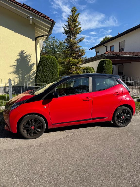 Aygo (X)
