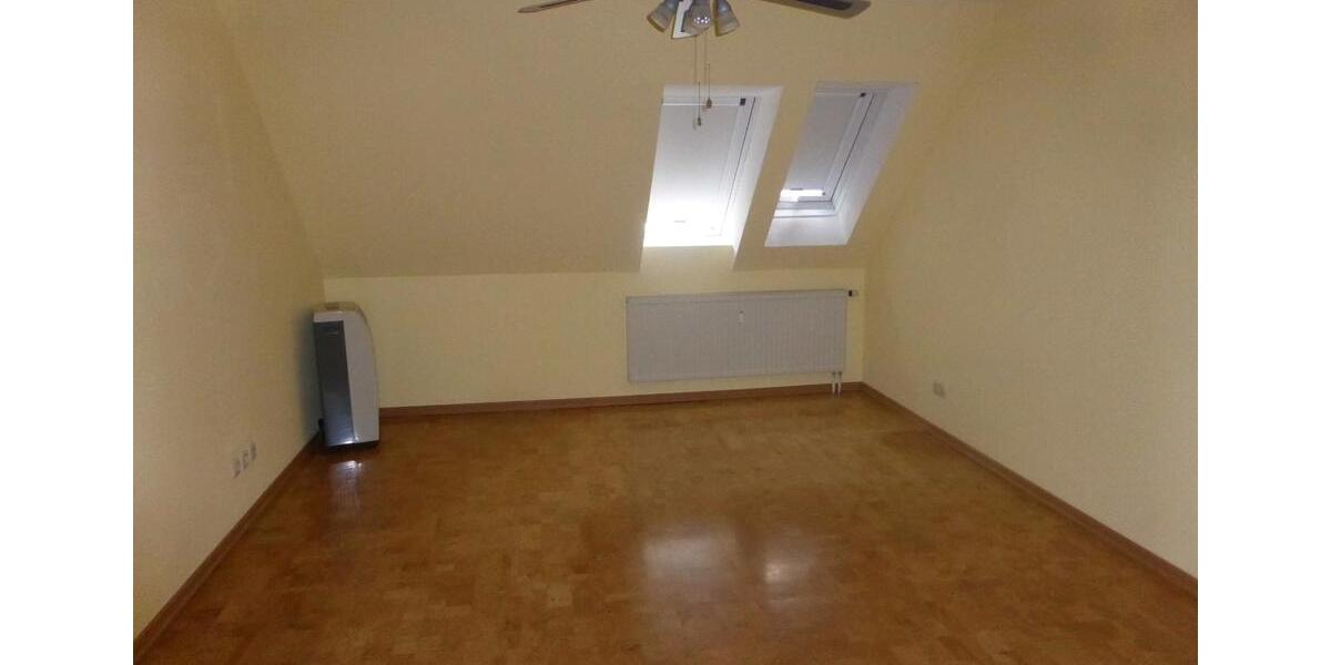 Dachgeschoßwohnung Sulzbach-Rosenberg Rosenberg - 3 Zimmer, 105 m&sup2;, 550&euro; | Angebot:26414645