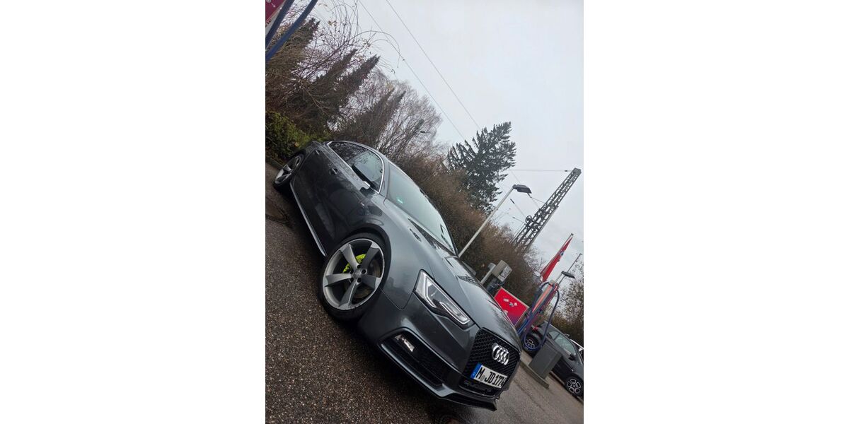 Audi A5 209.000 km 12.500 € München 81735