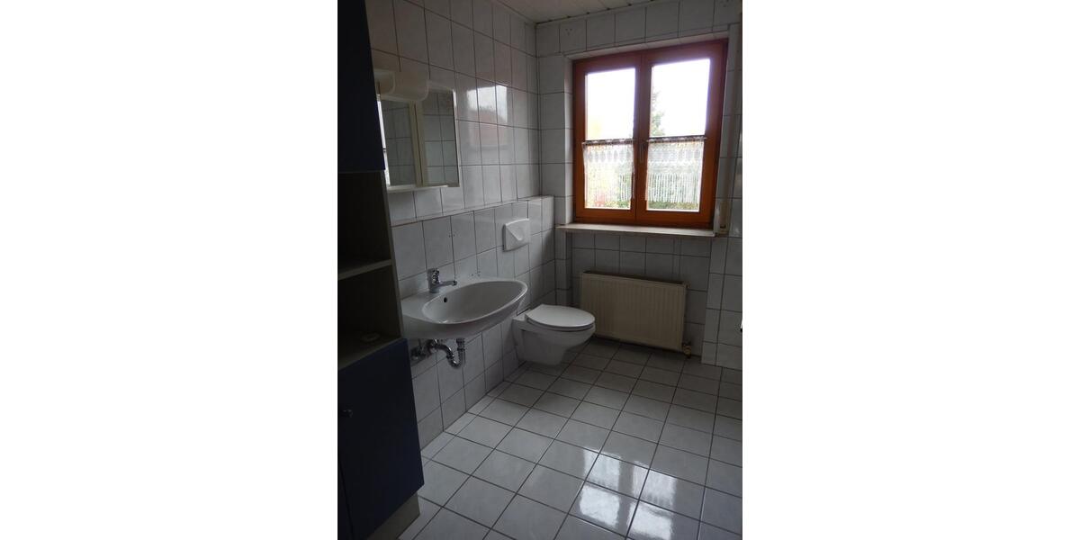 Dachgeschoßwohnung Kemnath - 4 Zimmer, 110 m&sup2;, 680&euro; | Angebot:25539765