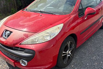 Peugeot 207 215.000 km 999 &euro; Elsterwerda 04910