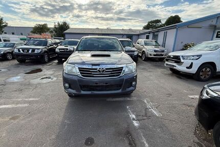 Toyota Hilux 260.728 km 11.999 &euro; hamburg 20539