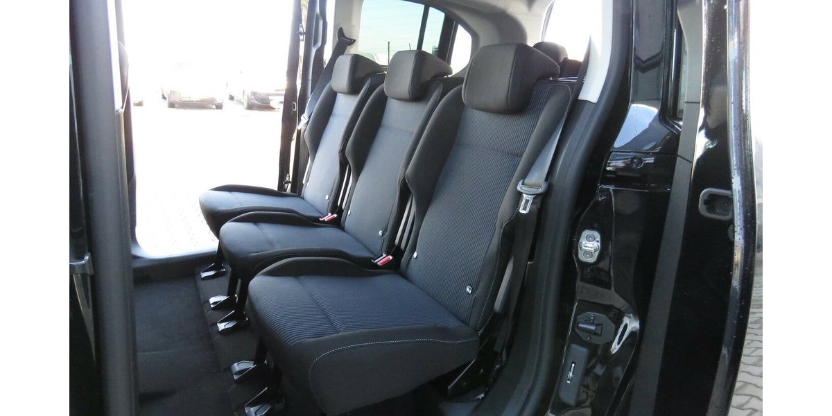 Fiat Doblo Maxi Kombi 130 / 7-Sitze + Vollausstattung 10.280 km 25.790 &euro; Münchenbernsdorf 07589