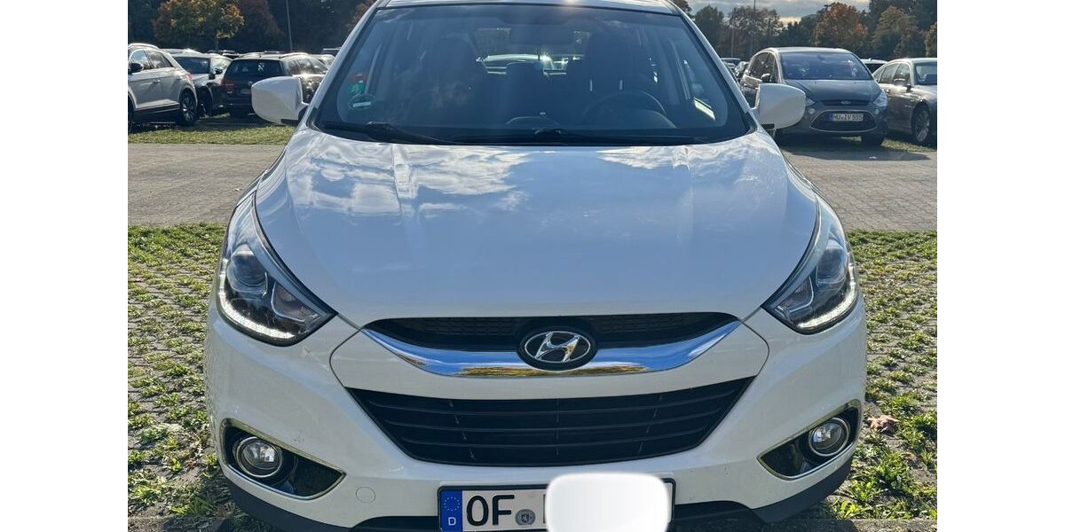 Hyundai TUCSON 136.000 km 8.900 &euro; Offenbach 63067