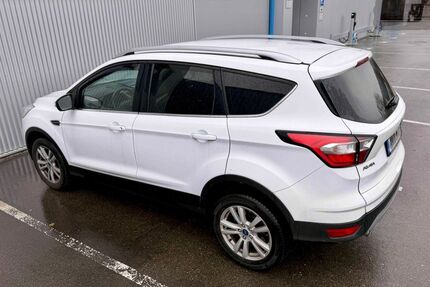 Ford Kuga 63.500 km 14.000 &euro; Neckartailfingen 72666