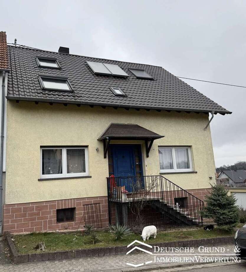 Haus zum Kaufen in Lebach 189.000 € 190 m²