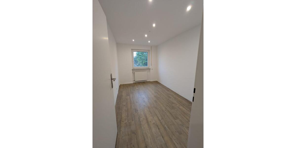 Einfamilienhaus Reichenbach an der Fils - 6.5 Zimmer, 171 m&sup2;, 2.000&euro; | Angebot:23174343