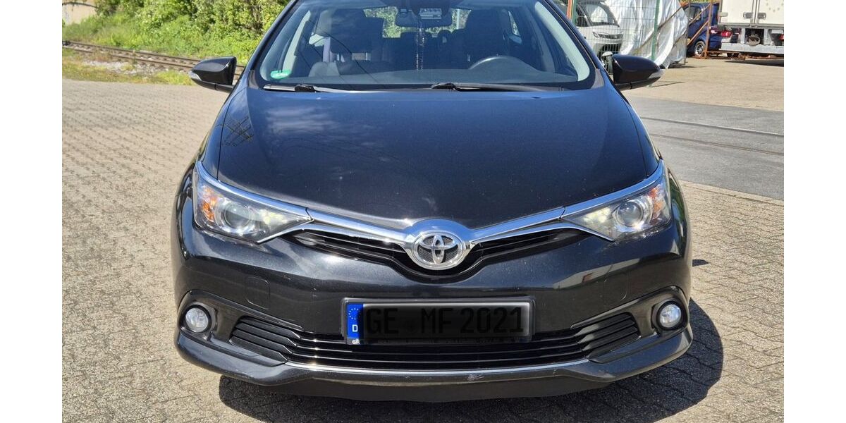 Toyota Auris 177.300 km 7.999 &euro; Gelsenkirchen 45881