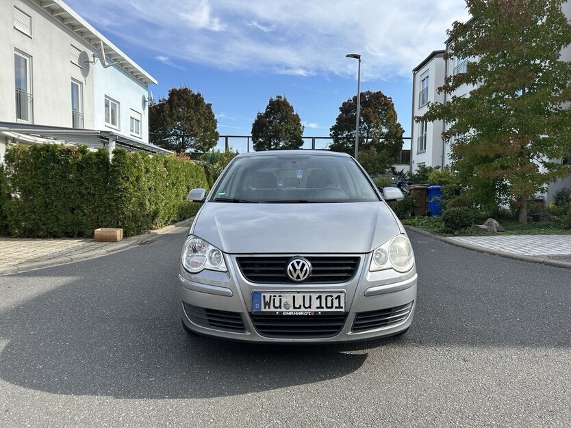 VW Polo 238.345 km 3.333 € Würzburg 97070