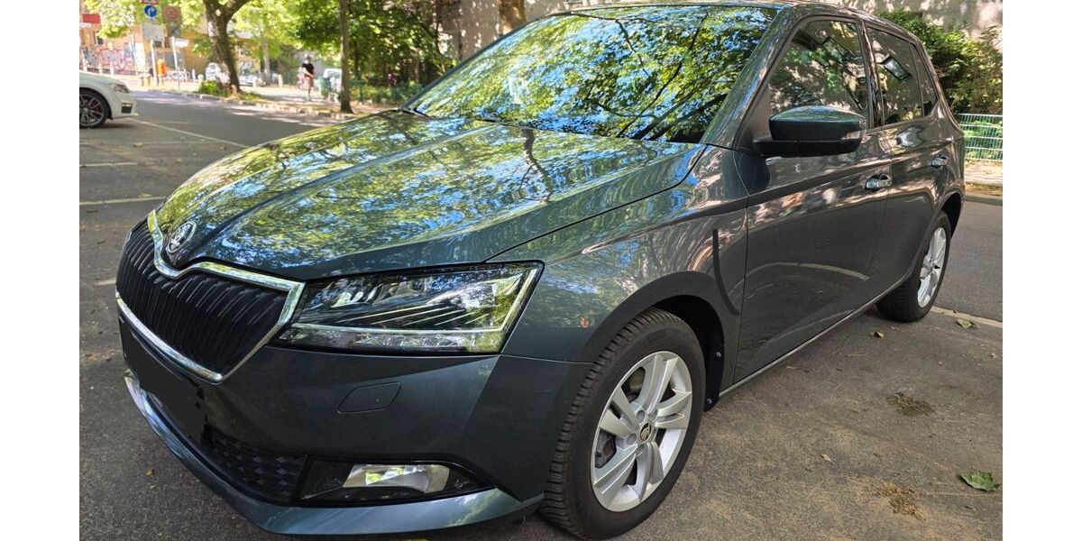Skoda Fabia 26.548 km 13.299 &euro; Berlin 13585