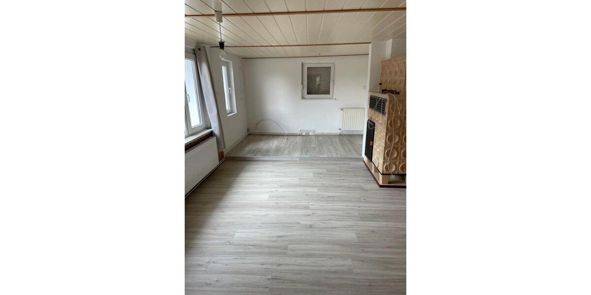 Einfamilienhaus Großschirma - 3 Zimmer, 86 m&sup2;, 680&euro; | Angebot:26008573
