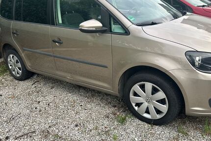 VW Touran 162.928 km 7.690 &euro; Mörfelden-Walldorf 64546