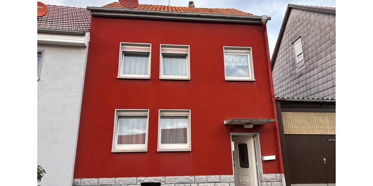 Schönes Haus mit großer Scheune,Werkstatt und Garagen. 10 zimmer