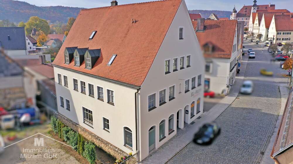 Haus zum Kaufen in Greding 870.000 € 242.66 m² 12 zimmer