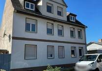 Mehrfamilienhaus mit modernisierten und möblierten Wohnungen