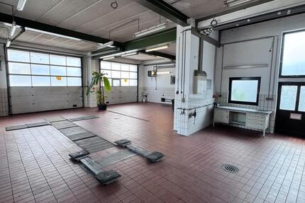 Lagerhalle KFZ Werkstatt Halle mit Einrichtung zu vermieten