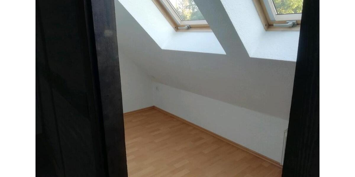 Dachgeschoßwohnung Milower Land - 2 Zimmer, 75 m&sup2;, 900&euro; | Angebot:13025697