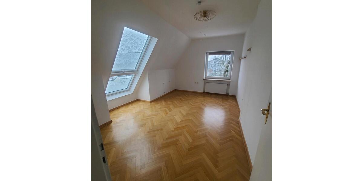 Einfamilienhaus Lemgo - 3 Zimmer, 135 m&sup2;, 1.800&euro; | Angebot:24284339