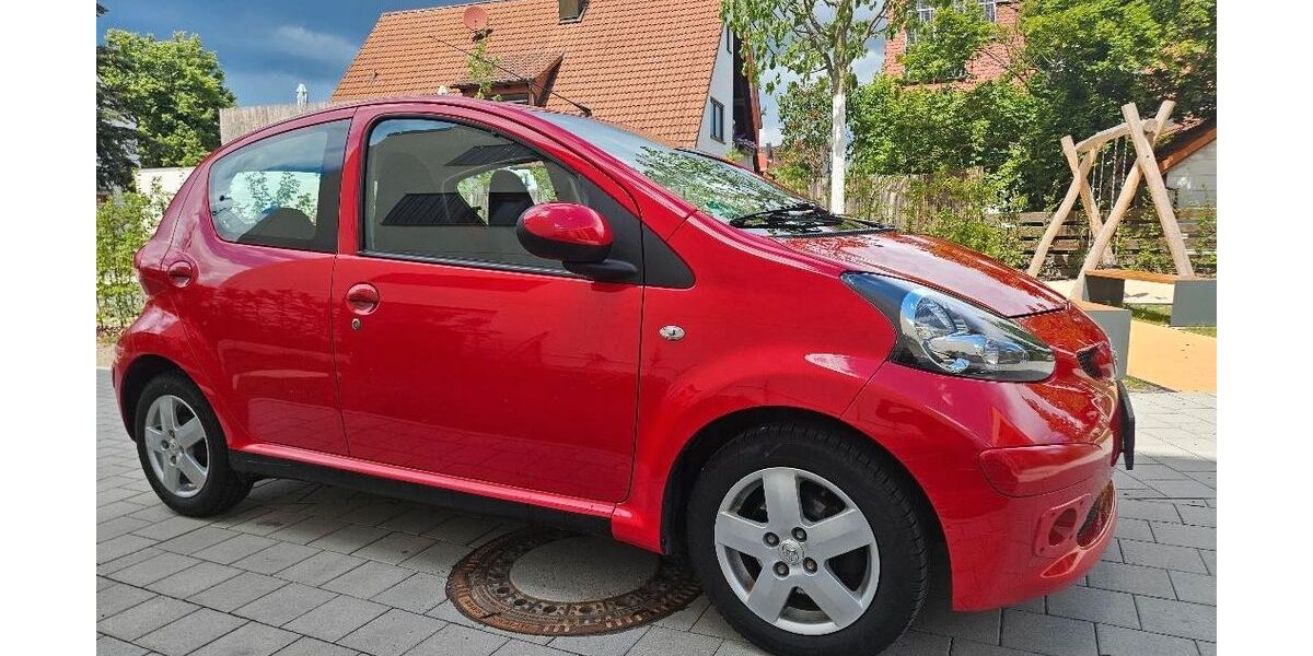 Toyota Aygo (X) 122.000 km 2.300 &euro; Nürnberg 90453