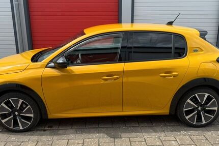 Peugeot 208 55.000 km 14.490 &euro; Bühl 77815
