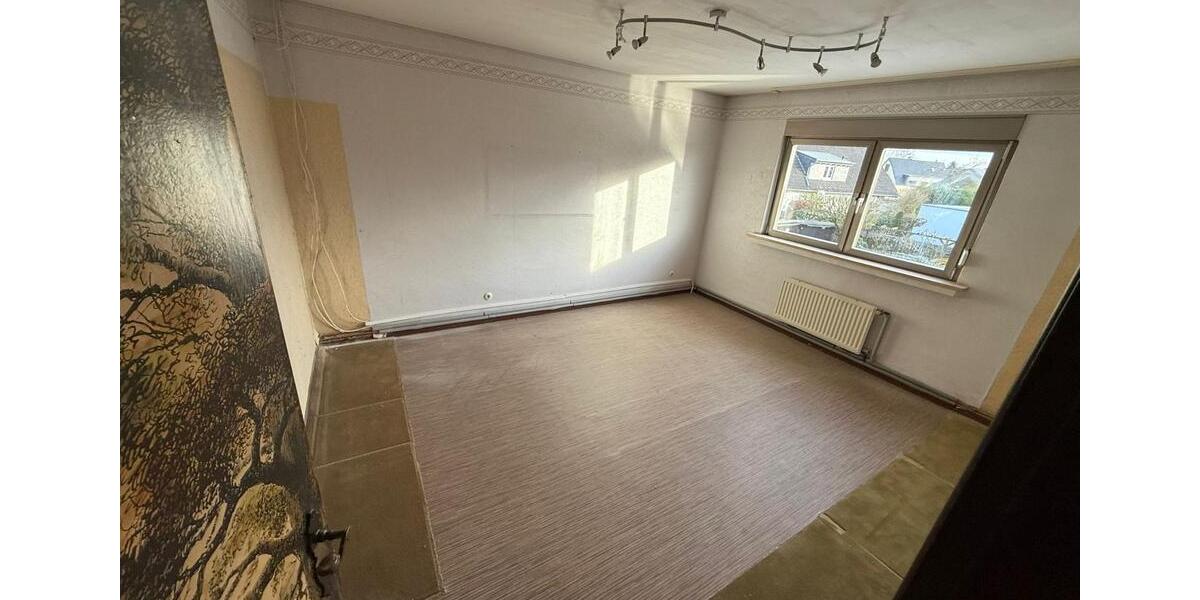 Doppelhaushälfte Meerbusch - 5 Zimmer, 100 m&sup2;, 350.000&euro; | Angebot:25001741
