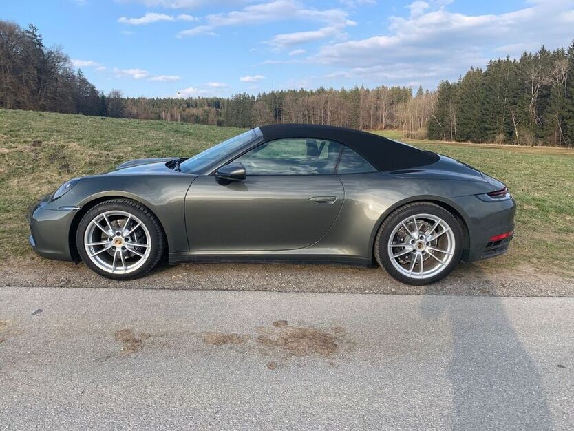 992