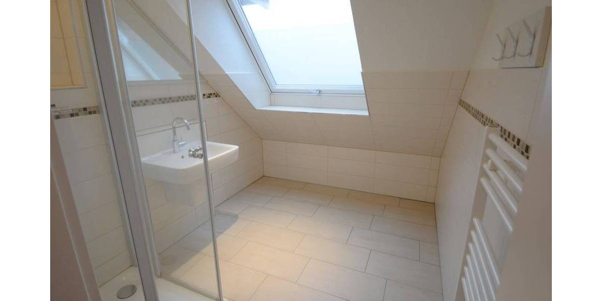 Etagenwohnung Heide - 3 Zimmer, 100 m&sup2;, 980&euro; | Angebot:26851374