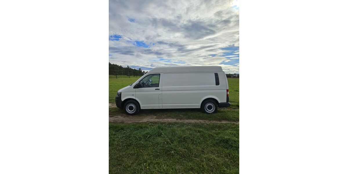 VW T5 Transporter 140.000 km 17.000 € München 80805