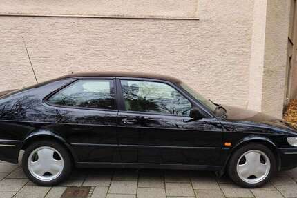 Saab 900