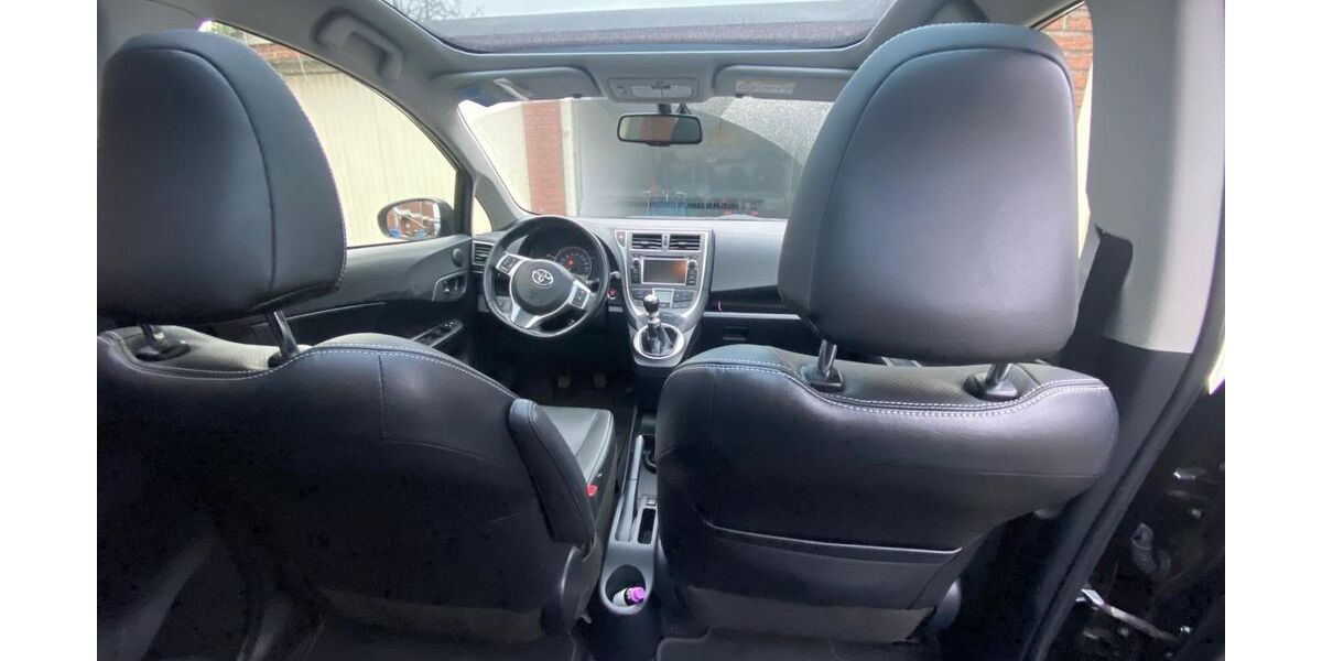 Toyota Verso-S 75.000 km 11.000 &euro; Lengerich 49525