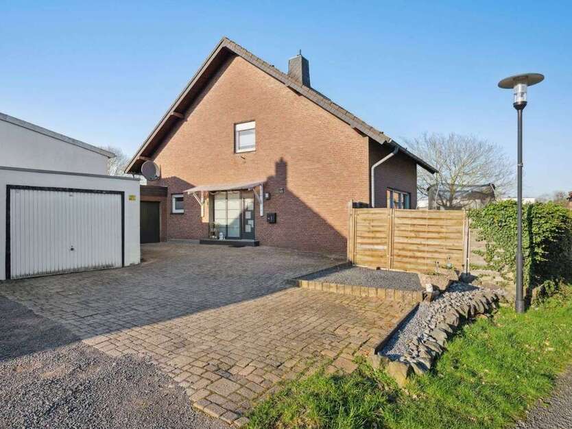 Haus zum Kaufen in Geilenkirchen 299.000 € 125 m²