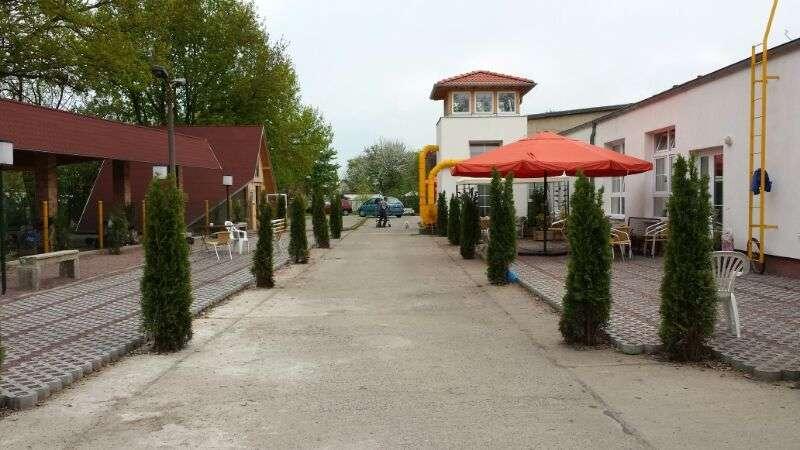 Einfamilienhaus Teltow - 11 Zimmer, 610 m&sup2;, 15.000&euro; | Angebot:20817273