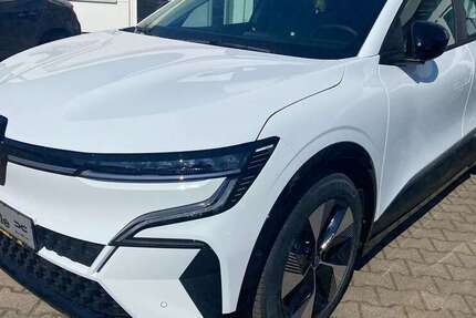 Renault Megane E-Tech 14.000 km 24.950 &euro; Leipzig-Burghausen 04178