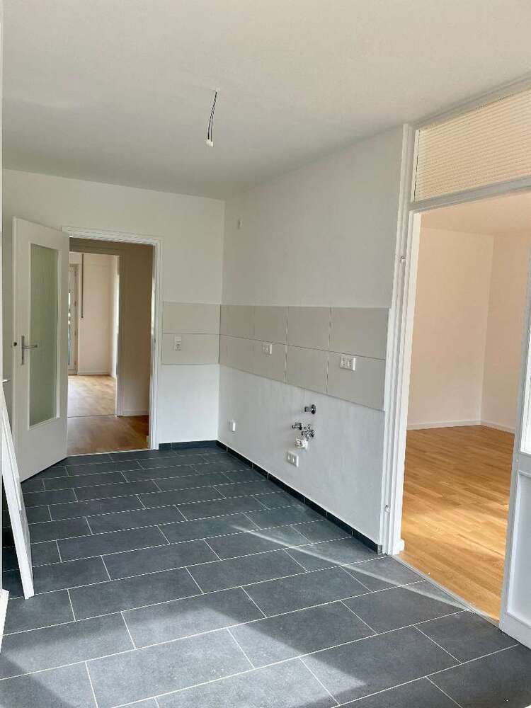 Wohnung zum Mieten in Nürnberg 746,74 € 68.32 m²