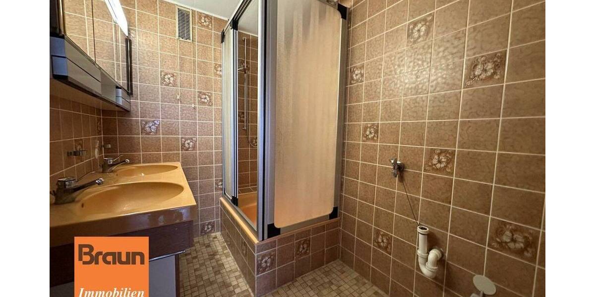 Etagenwohnung Villingen-Schwenningen Schwenningen - 3 Zimmer, 82 m&sup2;, 160.000&euro; | Angebot:26344547