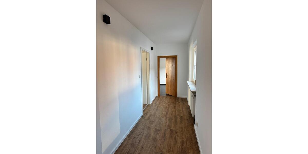 Etagenwohnung Schöneck - 5.5 Zimmer, 185 m&sup2;, 2.200&euro; | Angebot:24364463