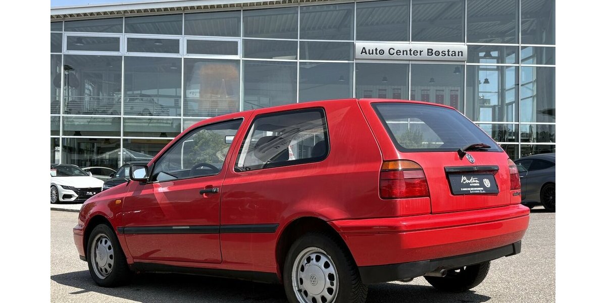 VW Golf AUTOMATIKGETREIEBE/1.HAND 92.632 km 3.900 &euro; Villingen-Schwenningen 78054