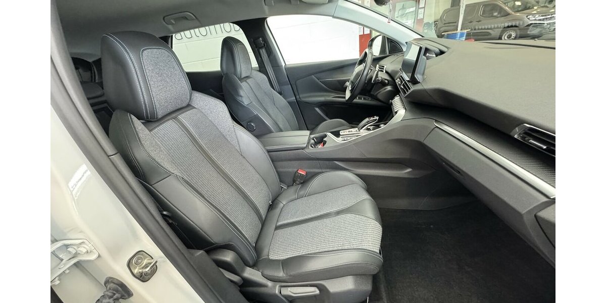 Peugeot 3008 1.6 225 Allure 1.Hand Plug-In Hybrid AHK 92.600 km 18.760 &euro; Lich 35423