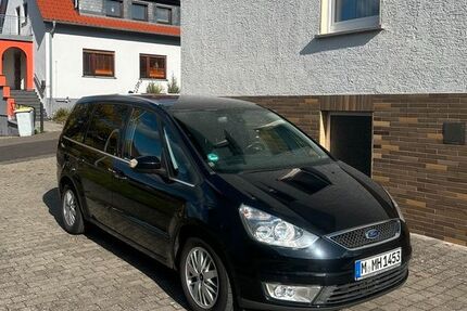 Ford Galaxy 203.000 km 4.490 € München 81547