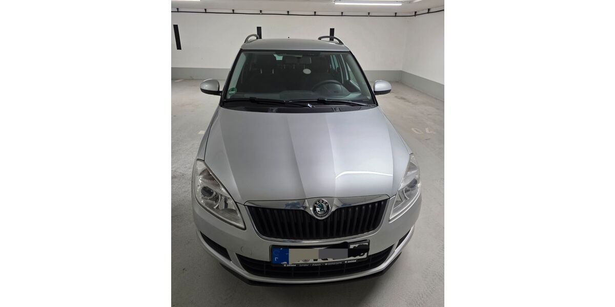Skoda Fabia 137.500 km 4.300 &euro; Düsseldorf 40472