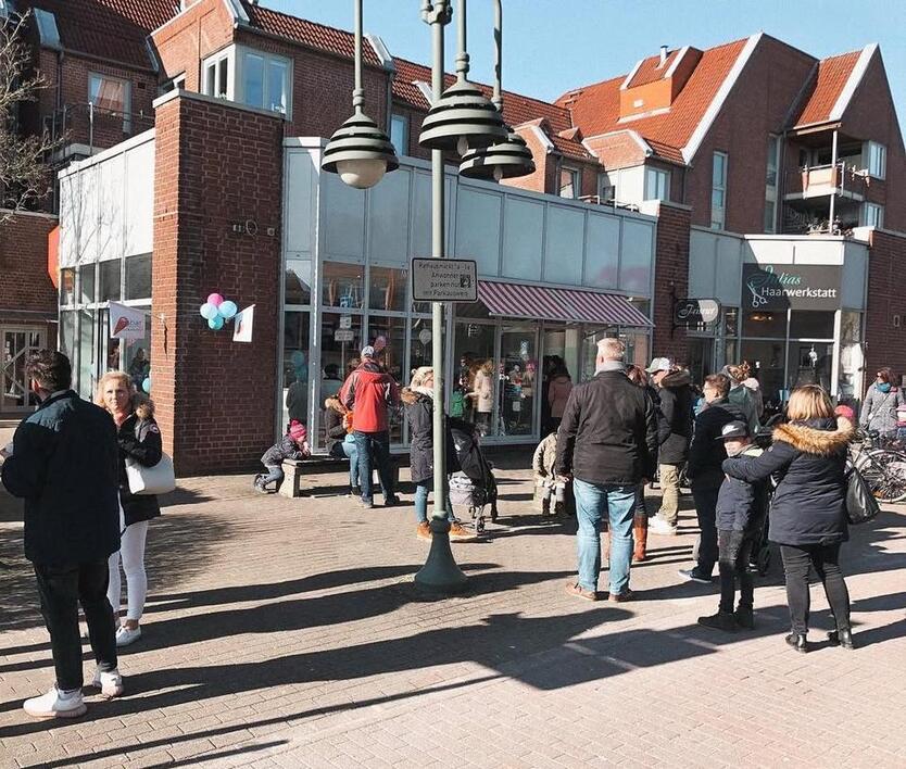 Untervermietung Ladenfläche Eisdiele Pop-Up-Store – Stockelsdorf